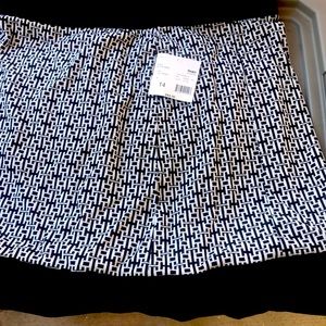 NWT Geometric print mini skirt